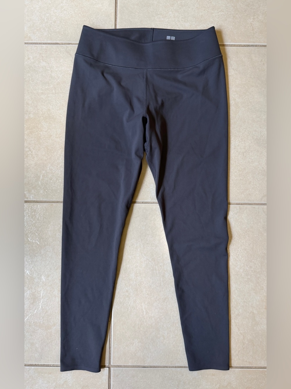 Uniqlo Soft UV Protection Leggings Gray Size M Sports Activewear Gym Athletic